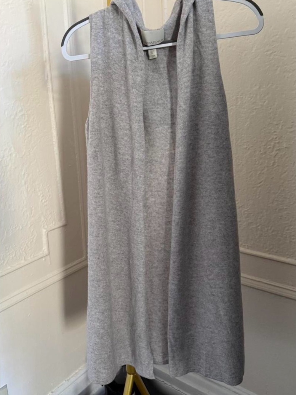 Cynthia Rowley 100% cashmere  Light Gray Hooded Sleeveless Cardigan